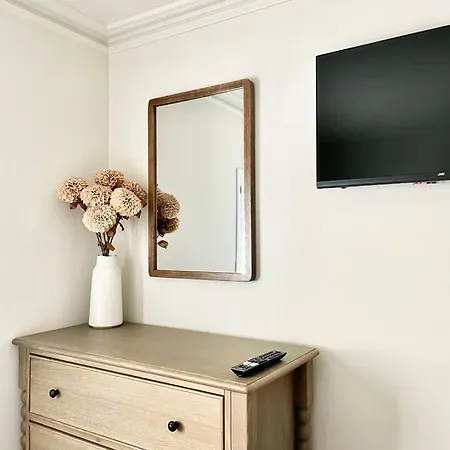 Boyce's Clifton - 1 *